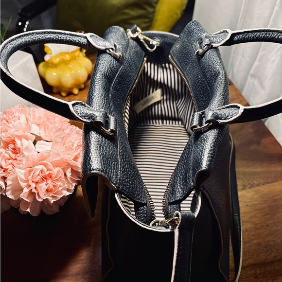 Full Size Kate Spade Leewood Place Leather Crossbody Bag Tote Black Scallops - Picture 4 of 10